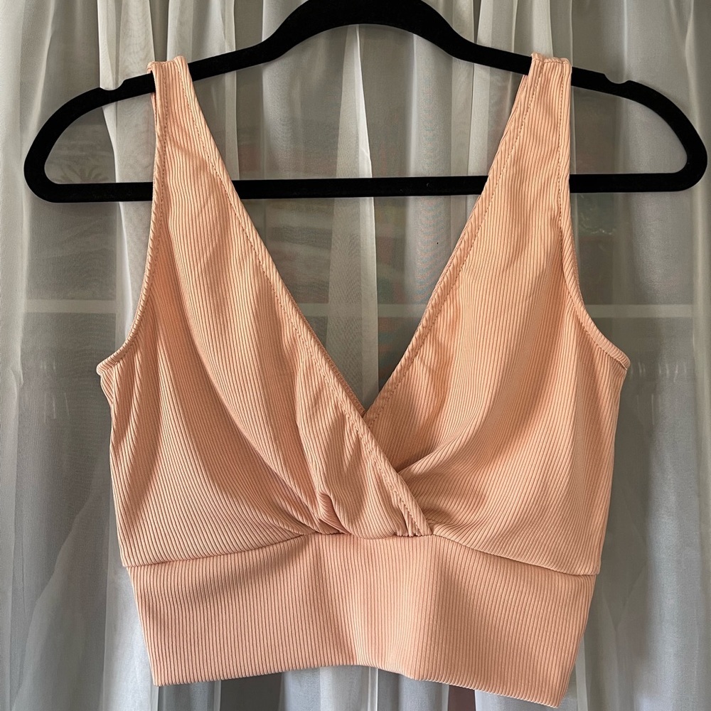 Sleeveless v-neck crop top